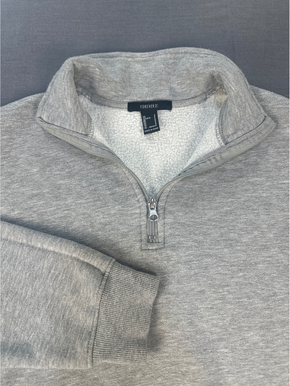 Forever 21 Men's Gray Half-Zip Sweatshirt Size Small, Cozy Fleece Lined